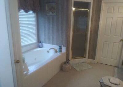 Kennesaw Master Tub/Shower/Floor - Before