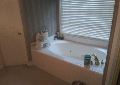Kennesaw Master Tub - Before